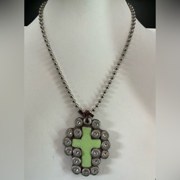 sookie sookie Jewelry - SOOKIE SOOKIE JEWELRY SILVERTONE AND GREEN CROSS PENDANT NECKLACE